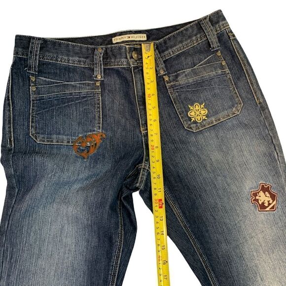 TOMMY Hilfiger Patches Jeans - Picture 9 of 11